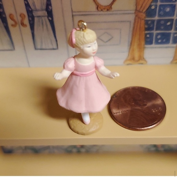 The Nutcracker Ballet Display Stage Hallmark Ornaments - Picture 10 of 10